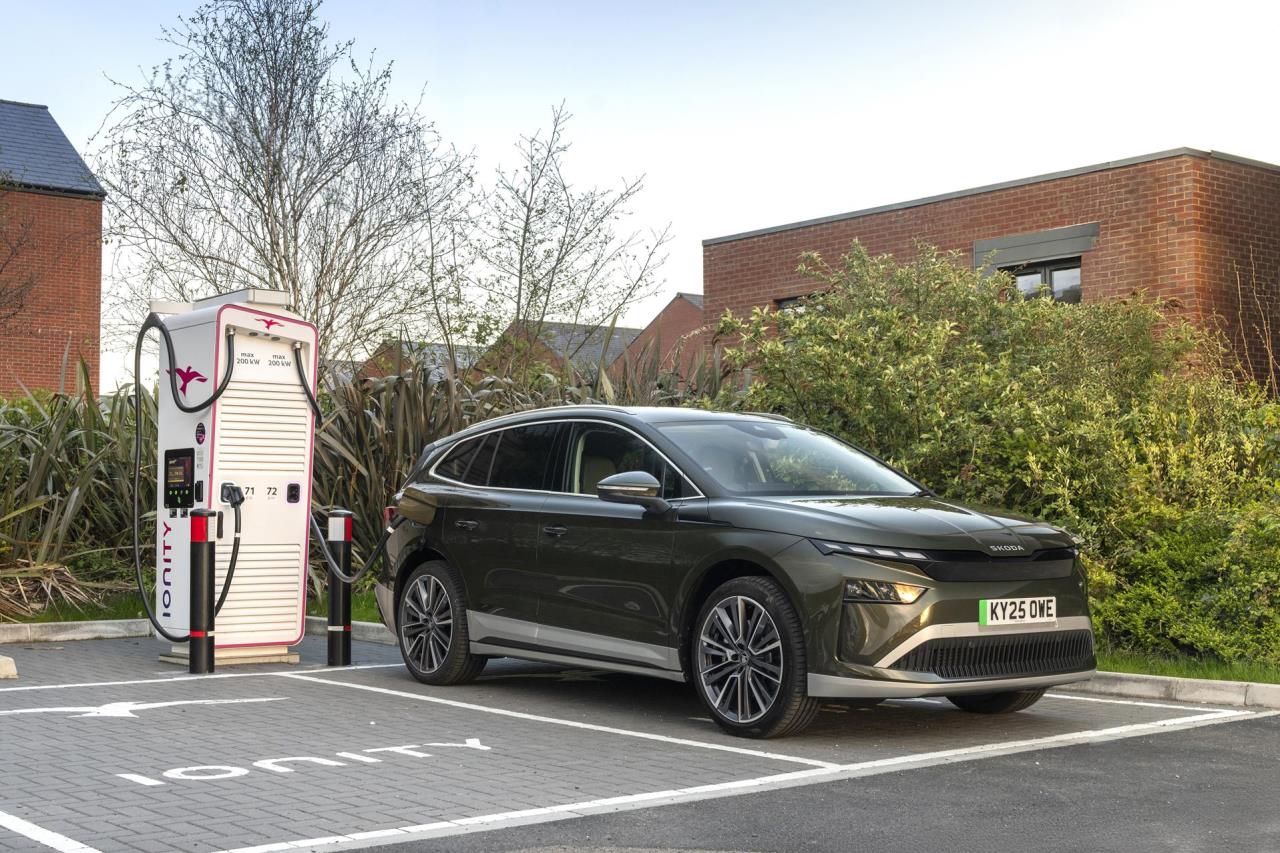 Low costs, high praise: Škoda Enyaq named Best Car for Running Costs at the Autotrader Drivers' Choi