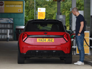 Motoring groups split on whether Fuel Finder cuts prices at the pump