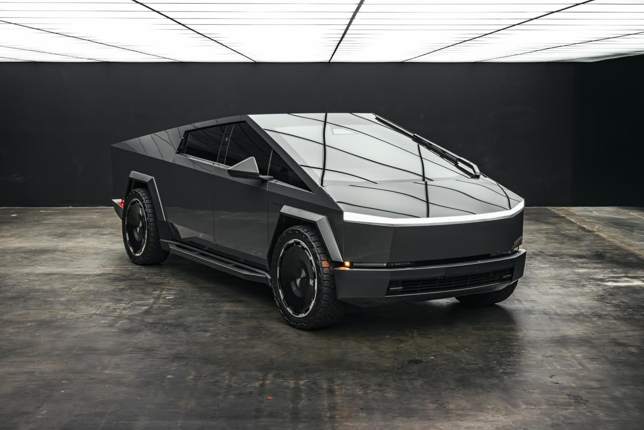 Unplugged Performance Drops 24Inch CYBRDISC: The Ultimate Luxury Wheel for Tesla Cybertruck With Ret