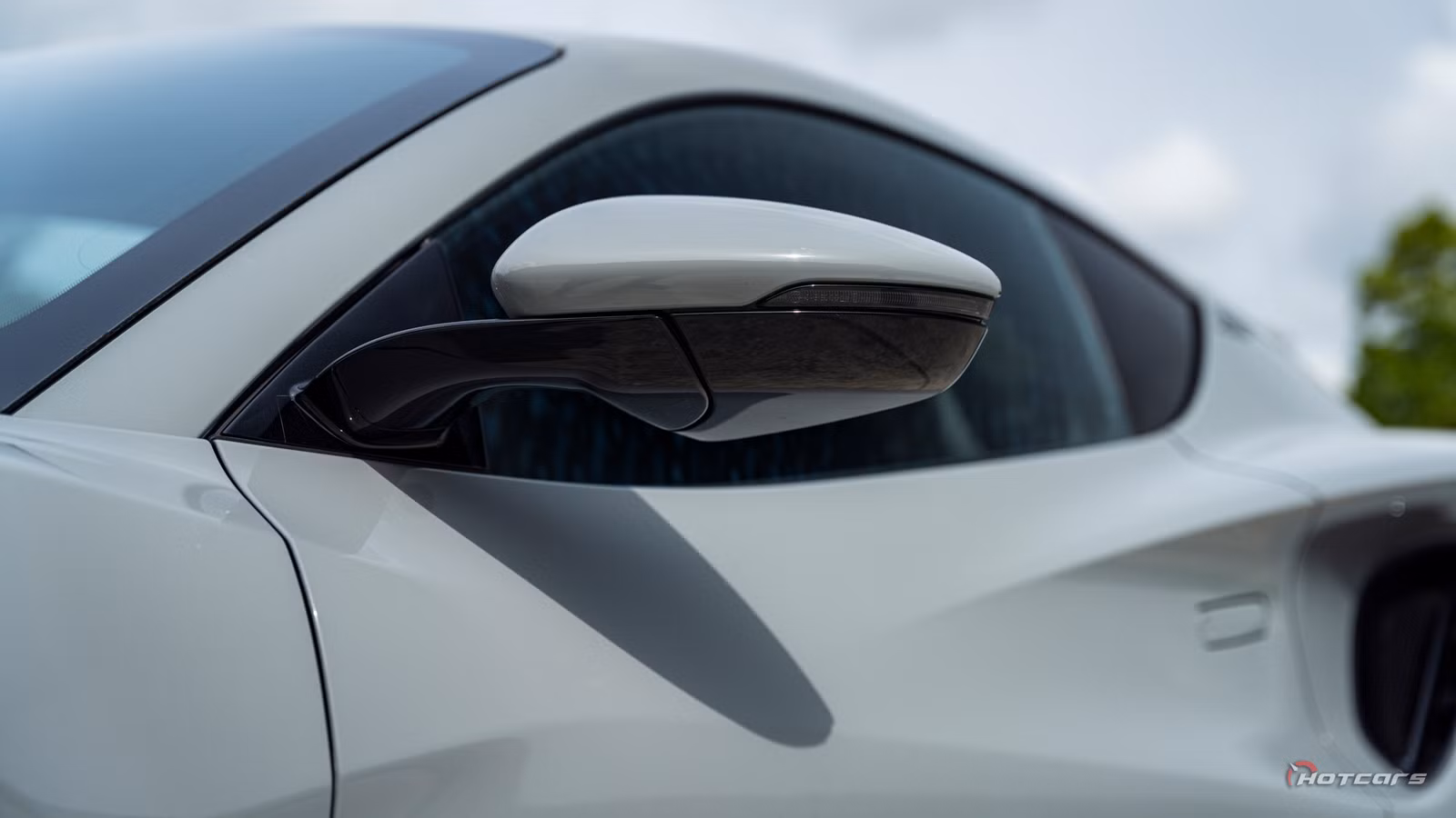 The Hidden Gem Sports Car Nobody Cross-Shops