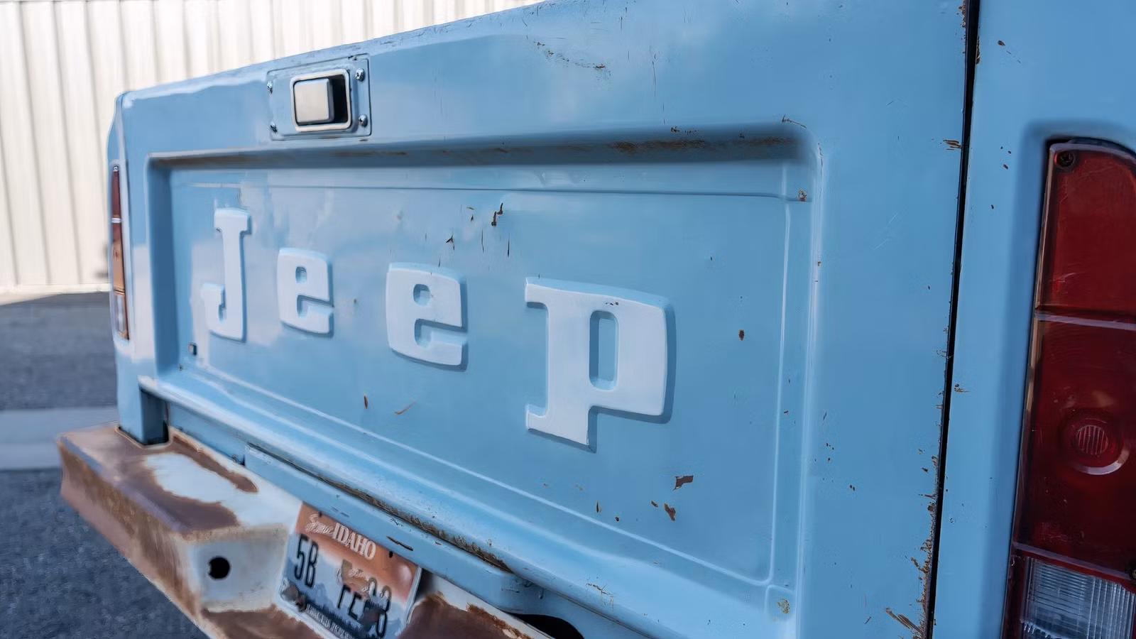 The Forgotten Jeep That Could Tow More Than A 2025 Ford F-250