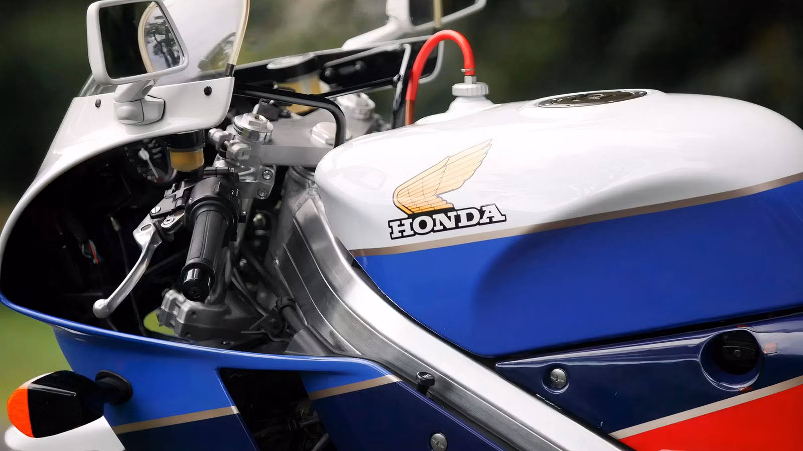 The Honda Superbike That Was A Race Bike With A Headlight