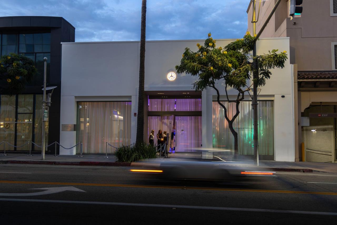 Grand Opening MercedesBenz Studio Los Angeles: The Brand Brings Its Global Studios Concept and MANUF