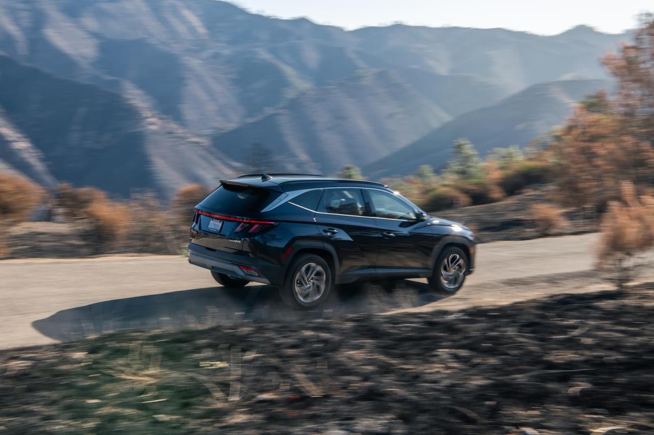 Hyundai Tucson Hybrid Named Top Finisher in Cars.com 2026 Best Cars for Car Seats Report
