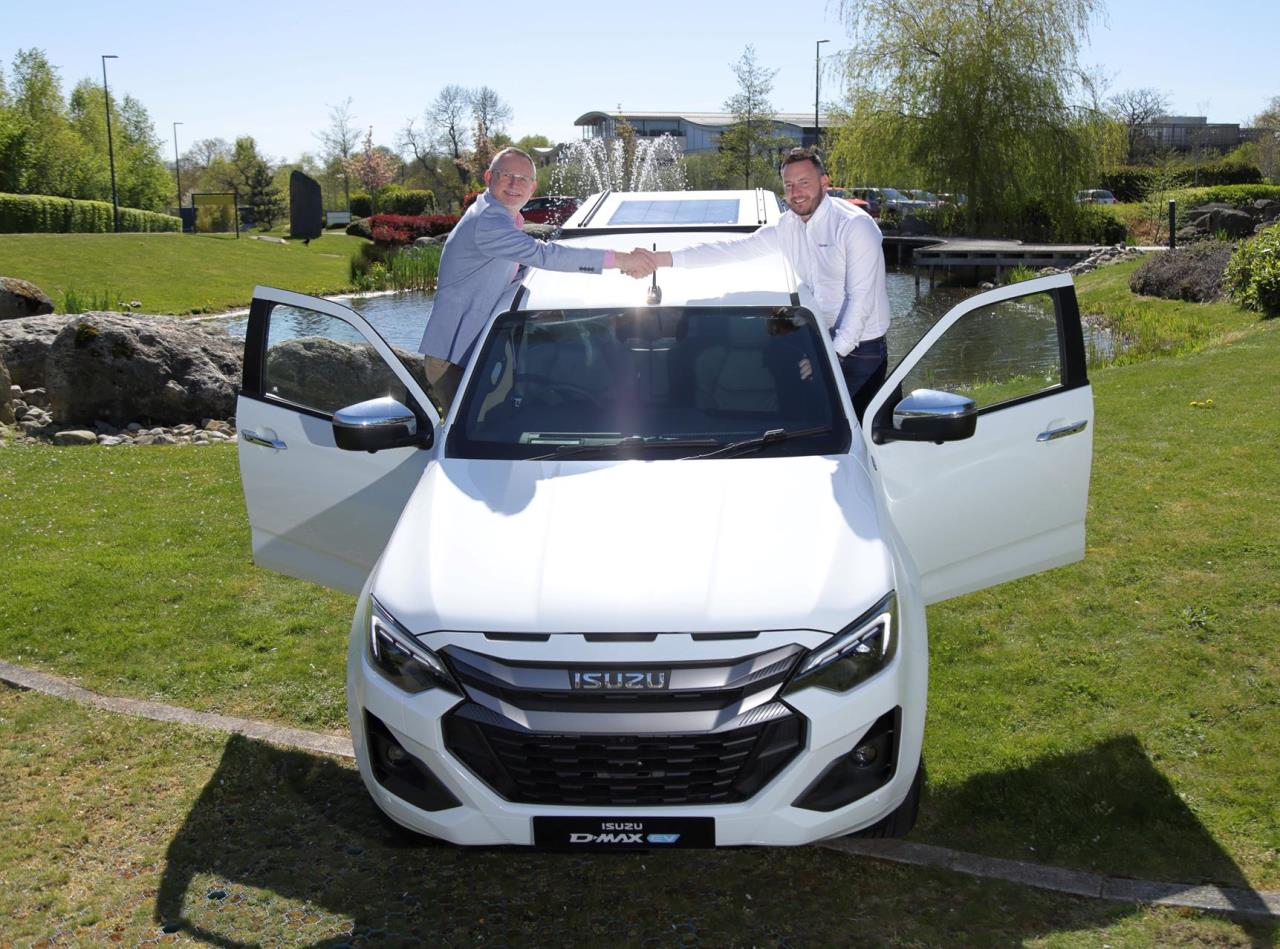 Isuzu UK collaborates with Genie Insights to offer integrated solar solution on new DMax EV