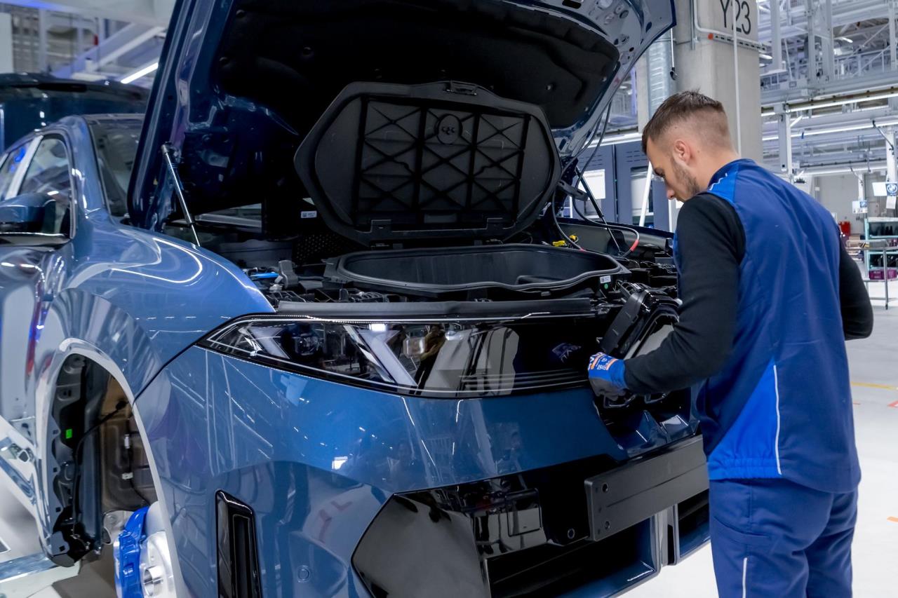 Rampup in record time: BMW Group Plant Debrecen produces 50,000th BMW iX3
