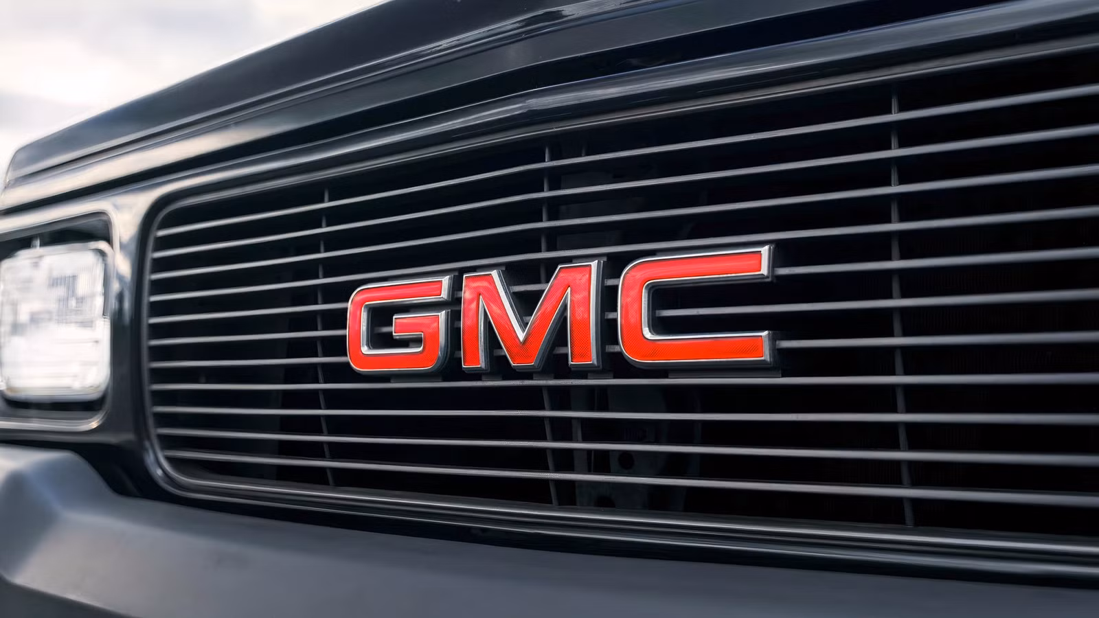 The Forgotten GMC Pickup That Beat A Ferrari 348 In The Quarter-Mile