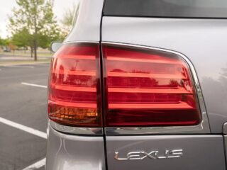 The Luxury SUV That Regularly Crosses 300,000 Miles No Matter What You Throw At It