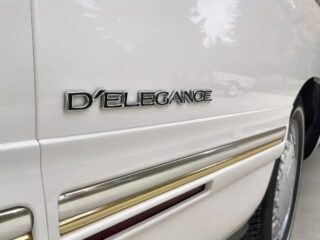 Dolly Parton's Favorite Luxury Car Was A V8 Cadillac