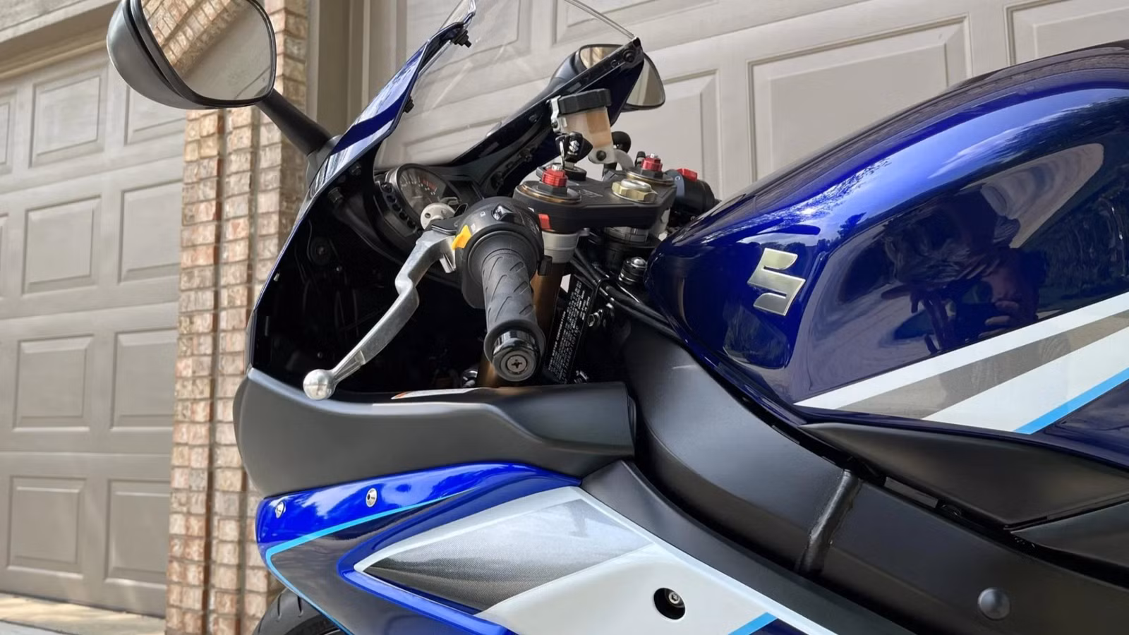 The 2006 Suzuki Superbike That Still Out-Launches Ducati's 2026 Flagship