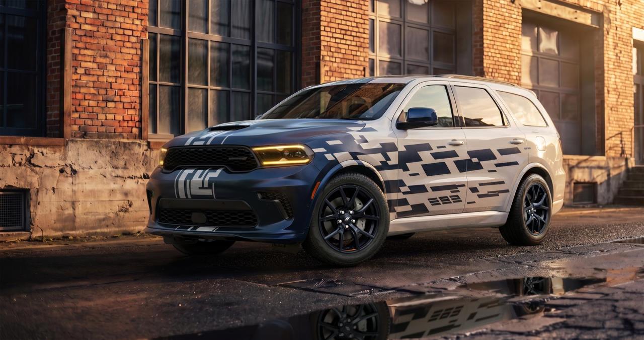 Dodge Turns Up Customization and Color at Roadkill Nights With Durango R/T 392 Smokescreen Concept a