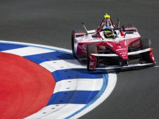 Nissan Formula E Team heads to London for decisive Season 12 finale