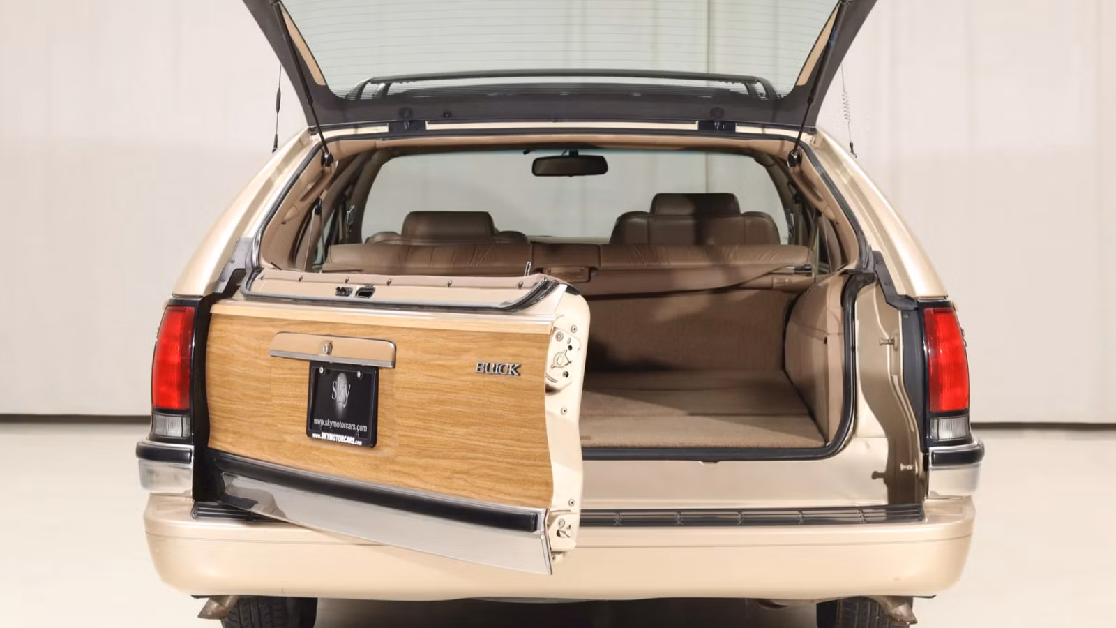 Buick Stuffed A Corvette V8 Into A Wagon And Made The 1994 BMW M3 Look Underpowered