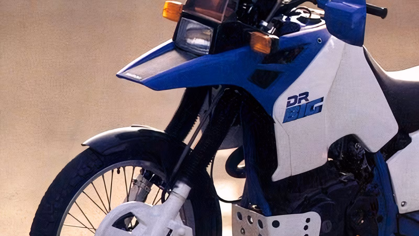 The Forgotten Suzuki Thumper That Took On BMW at Dakar