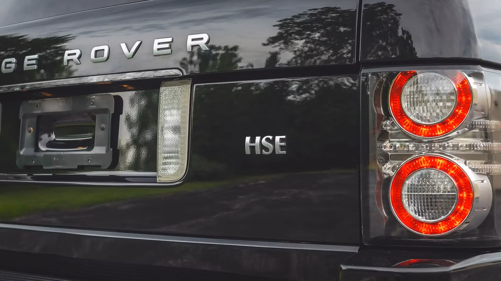 The Luxury SUV Where 53% Of Buyers Accept A First-Year Fault Just To Skip The RAV4