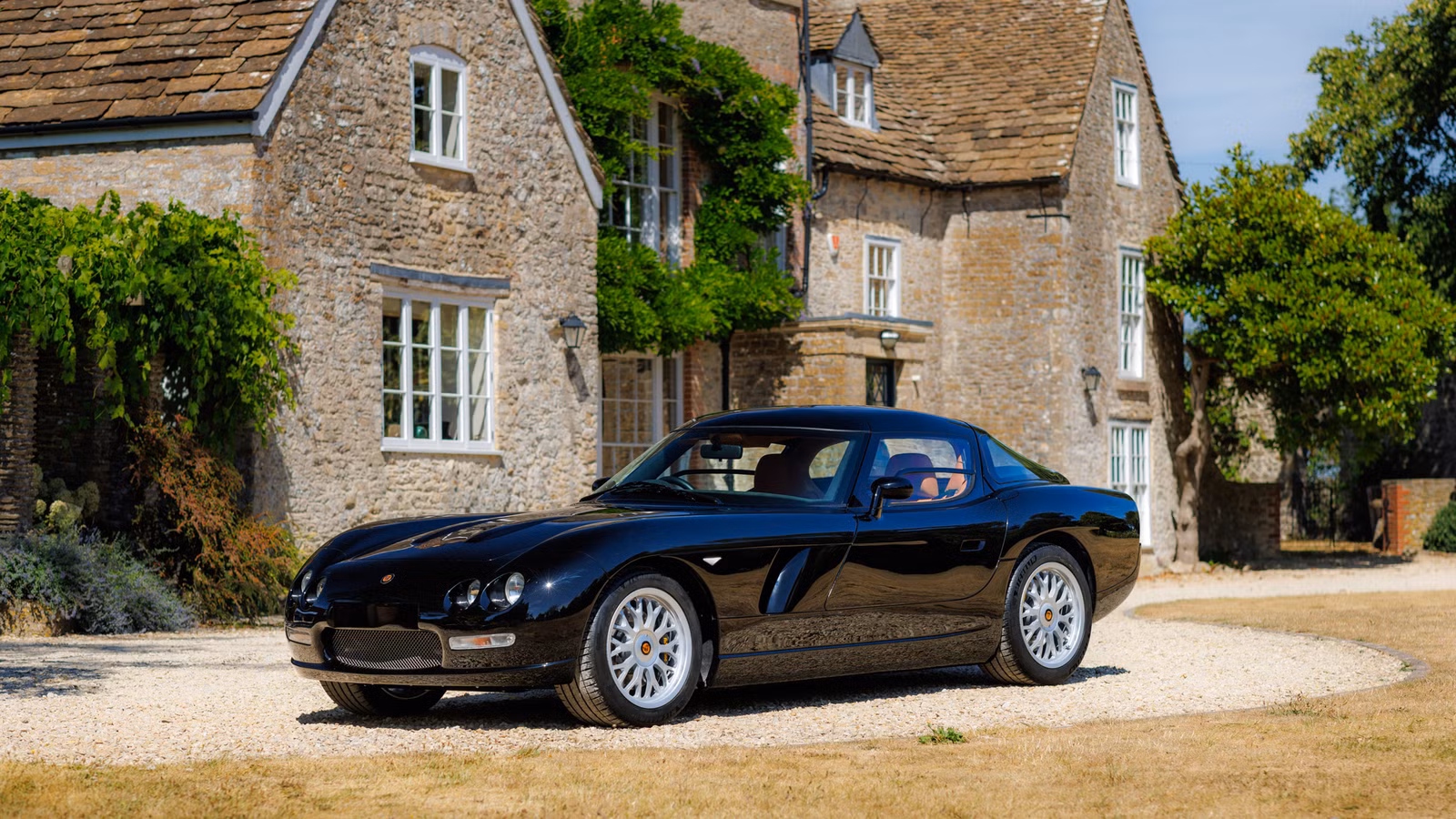 Bristol Fighter Returns With Dodge Viper V10, 525 HP