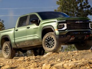 Chevy's Four-Cylinder Silverado Still Makes More Torque Than Its New V8