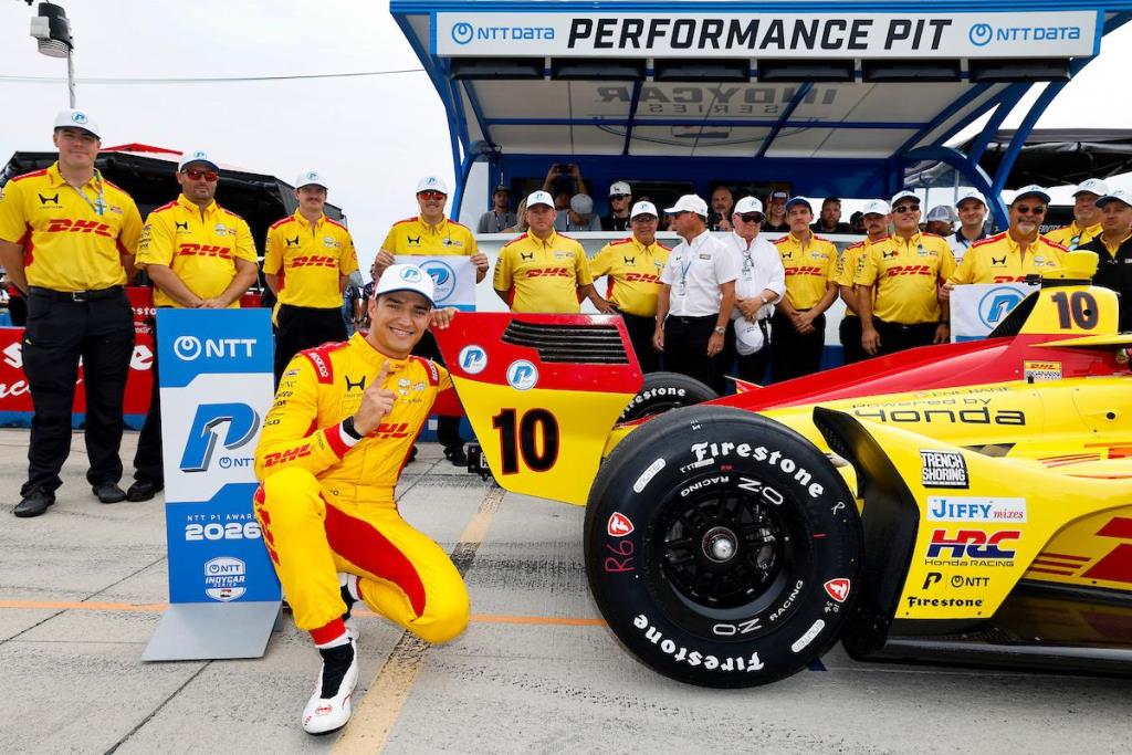 Alex Palou leads Honda drivers on a championshipwinning weekend in Milwaukee