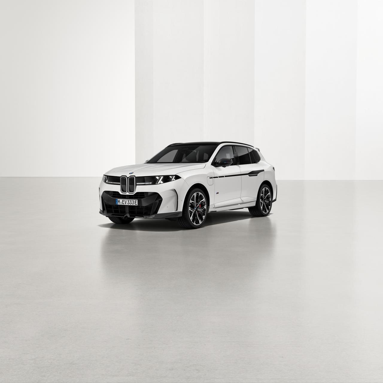 BMW M Performance Parts and functional BMW accessories for the new BMW X5 and the first BMW iX5