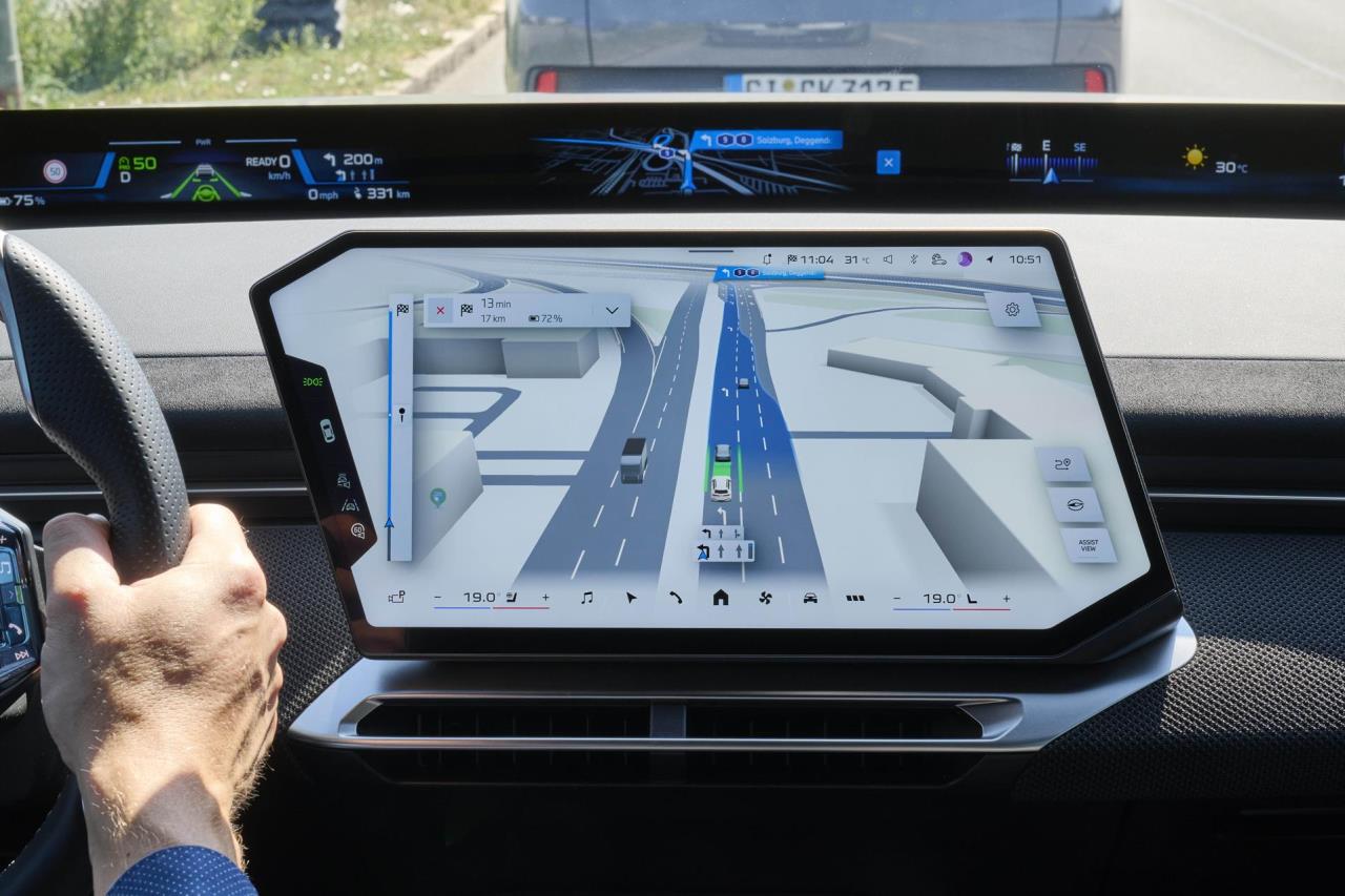 BMW Maps displays navigation and driver assistance information in a single 3D view