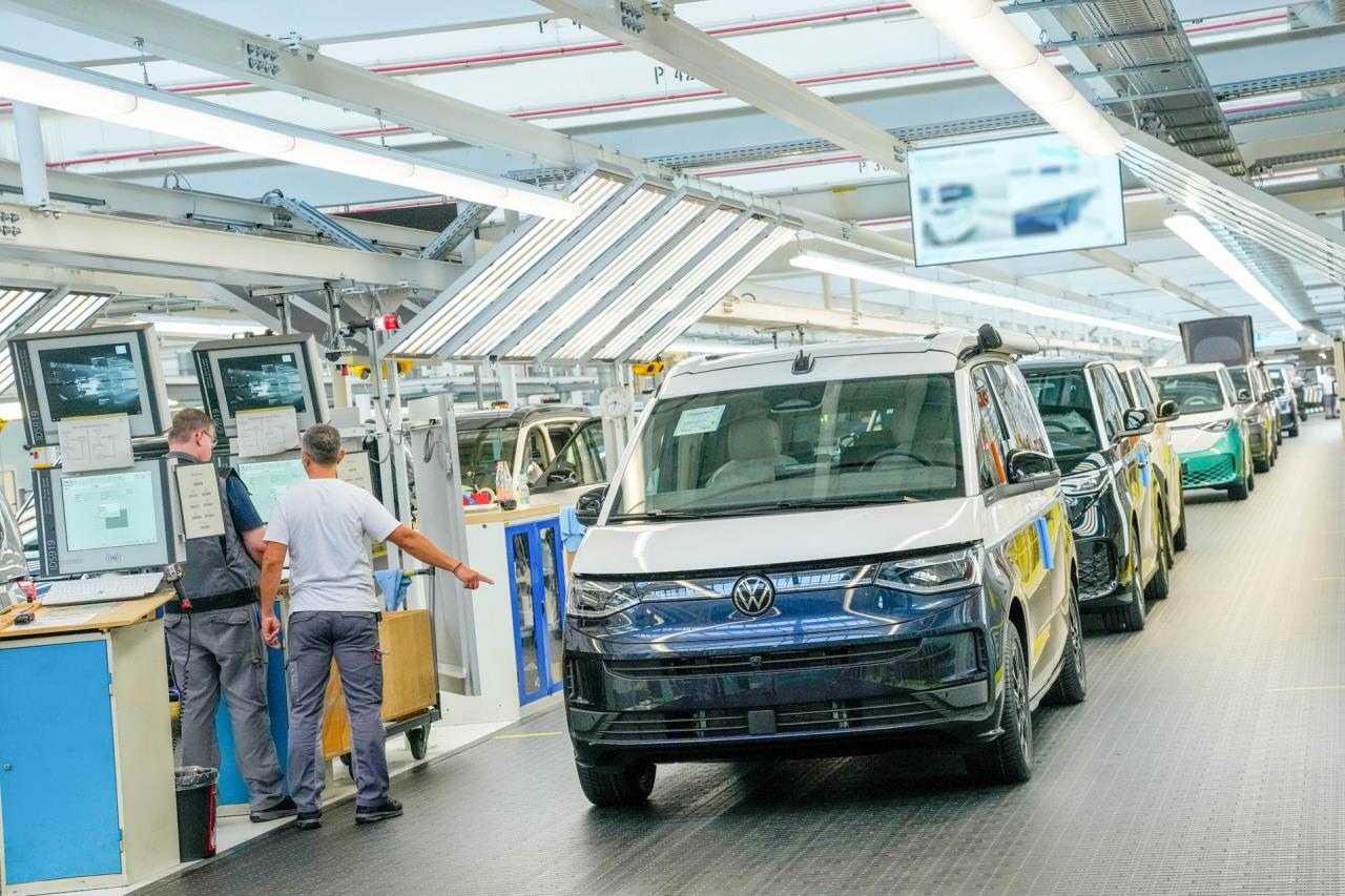 Caravelle (formerly Multivan) and California: Production of the enhanced models starts at Volkswagen