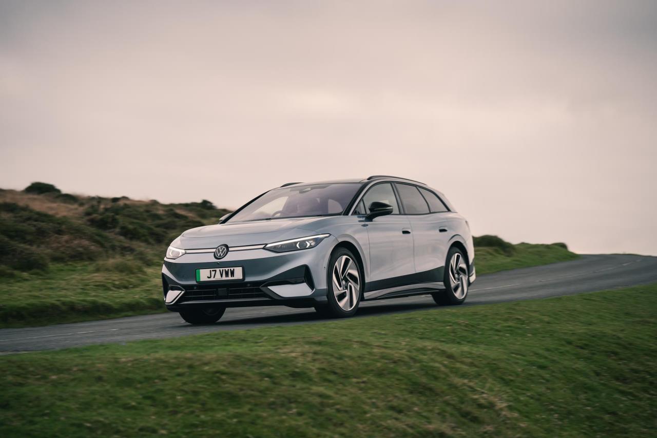 Double delight for Volkswagen at What Car? Electric Car Awards