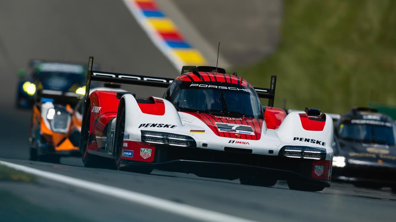 Porsche teams full speed ahead in the 'Racing Capital of the World'