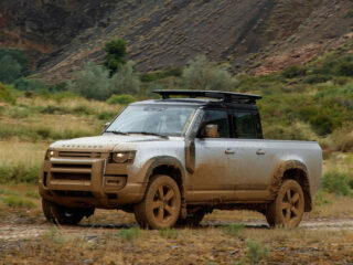 Report: JLR collaborating with Stellantis on Defender pick-up