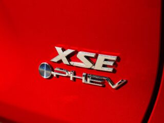 The Hybrid SUV That Makes Expensive EVs Look Like A Compromise