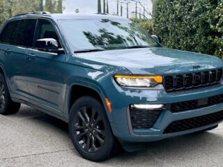 2028 Jeep Grand Cherokee Gets 420-HP Hurricane I6, Hemi Exits