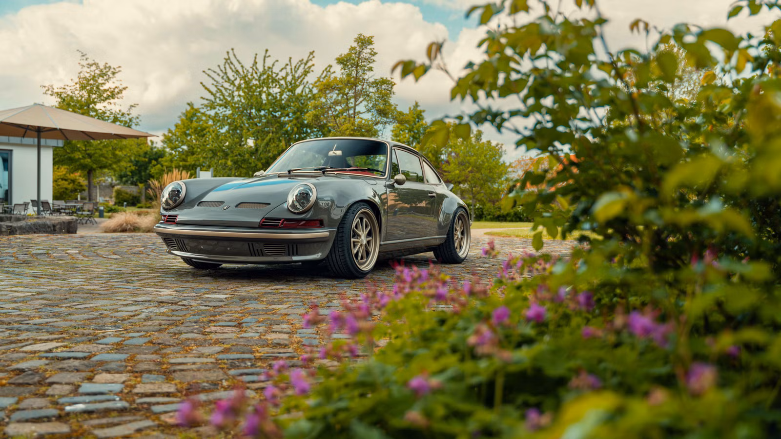 TechArt GTclassic: 374-HP 964 Restomod Takes On Singer