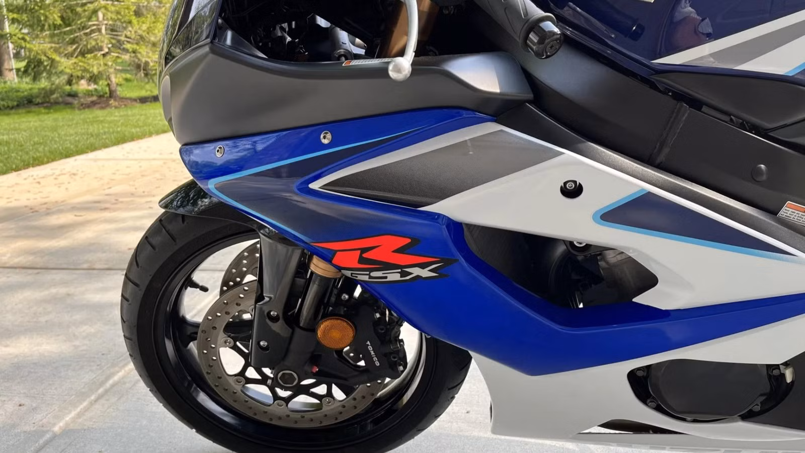 The 20-Year-Old Suzuki Superbike That Matches The New GSX-R1000R In The Quarter-Mile