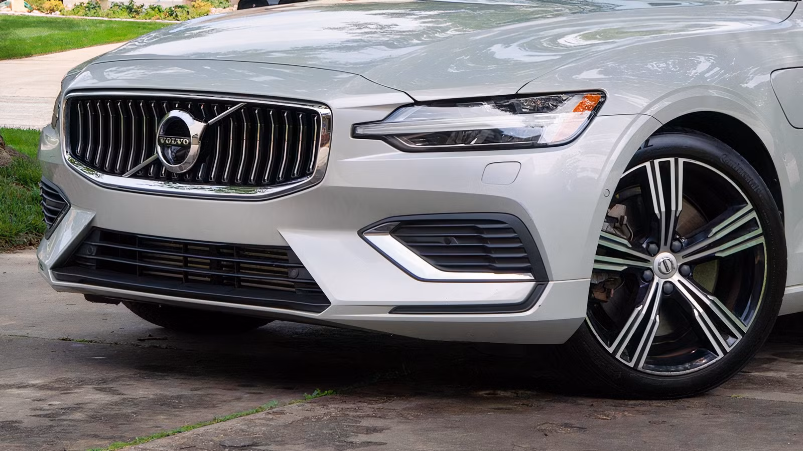 The 400-HP Volvo Sedan That Hid Super-Saloon Speed Behind Eco-Hybrid Badges