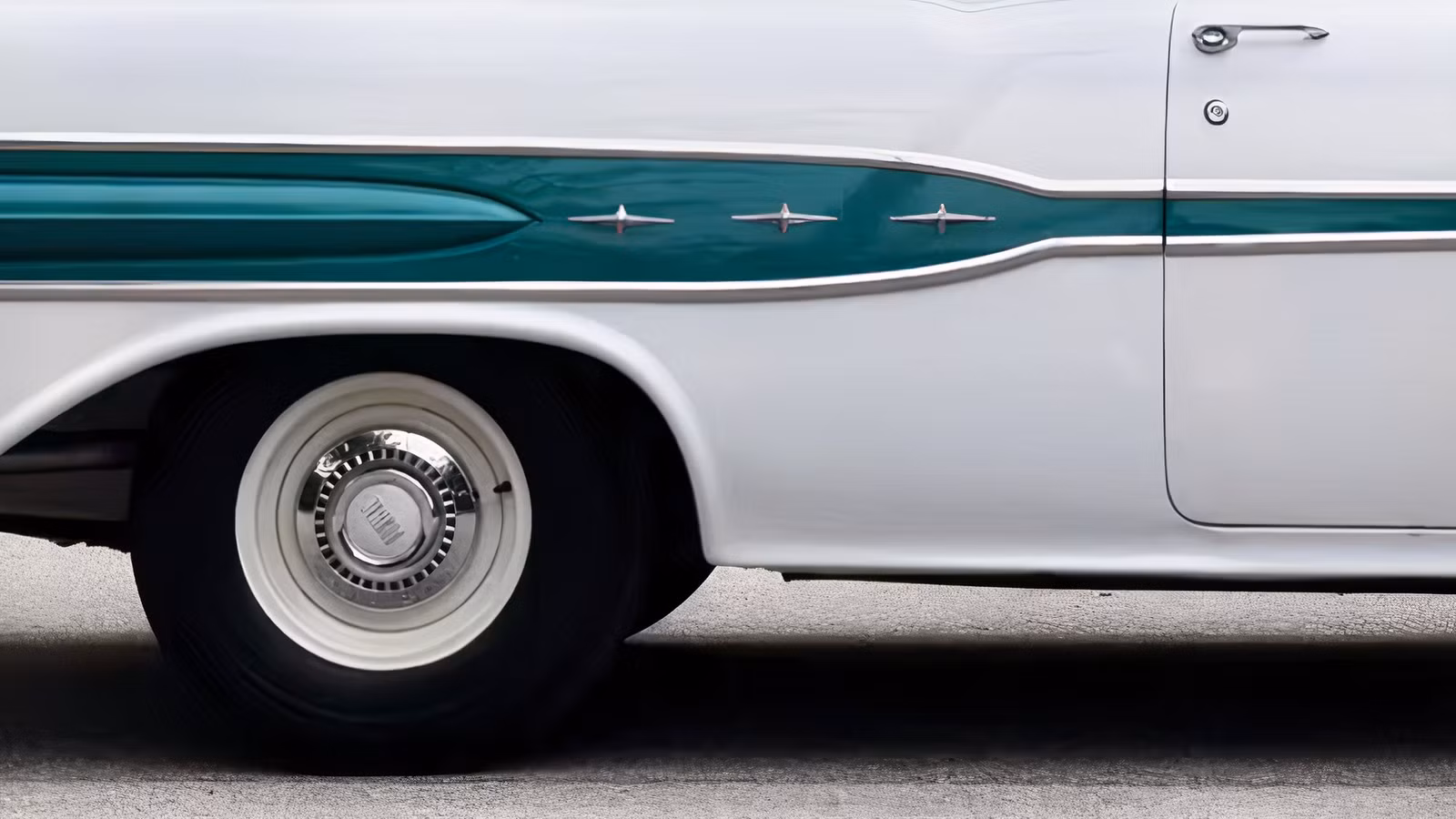 Pontiac's Three-Carb V8 Outclassed Costlier Fuel Injection Before The GTO Existed