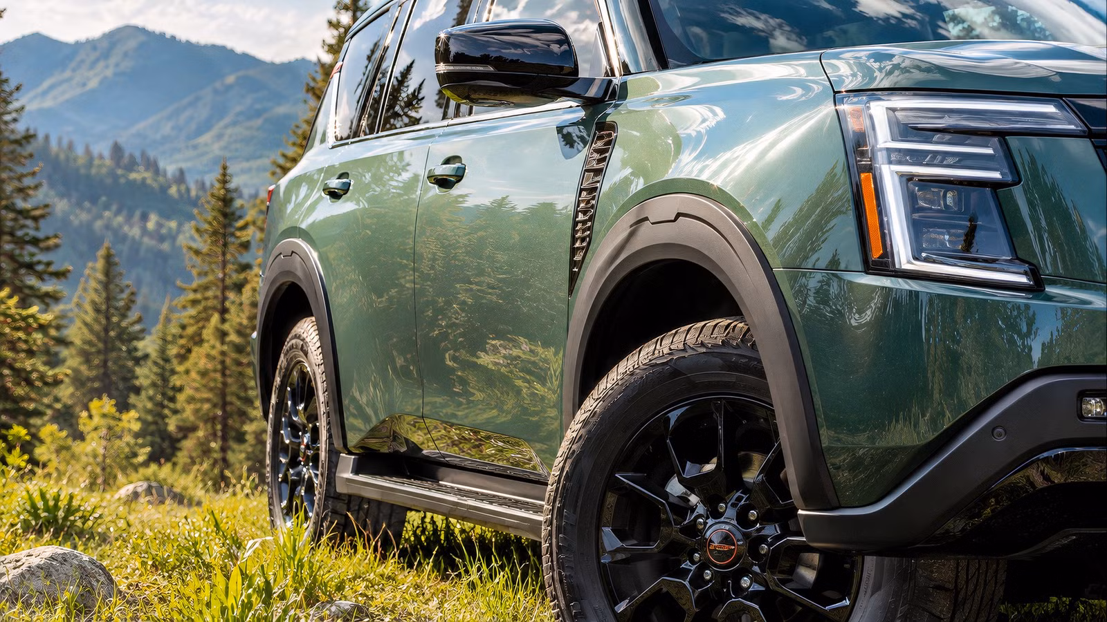 Nissan Armada PRO-4X vs Land Cruiser: Patrol Heritage
