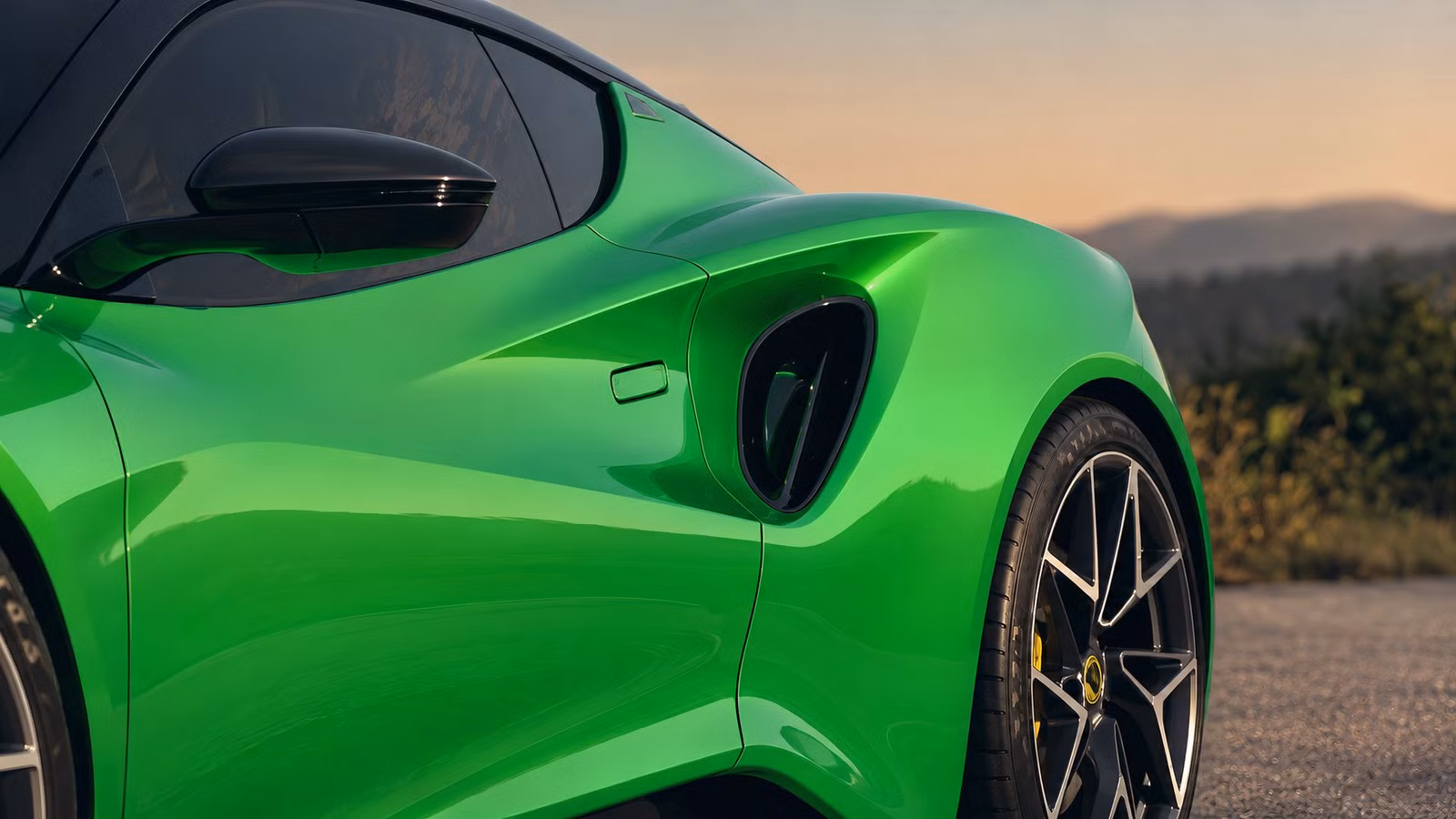 Lotus Emira V6 SE: Last Mid-Engine Manual Supercharged Car