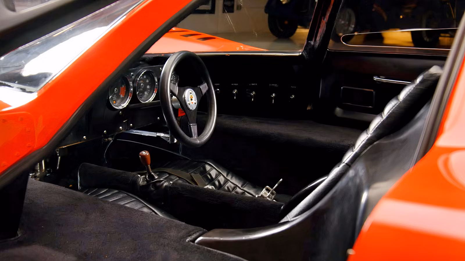 Jay Leno Drives Bruce McLaren’s Personal M6 GT And Meets Its Manual V8 Successor