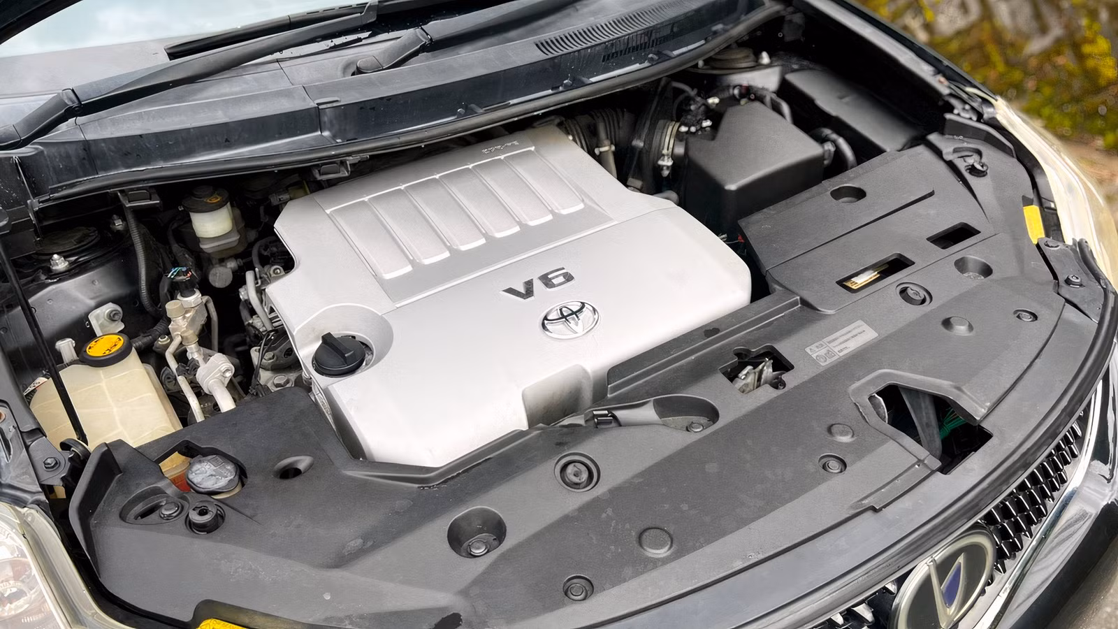 Toyota's Rarest 2GR-Powered Hatchback Is A FWD Sleeper Cheaper Than A Used Civic